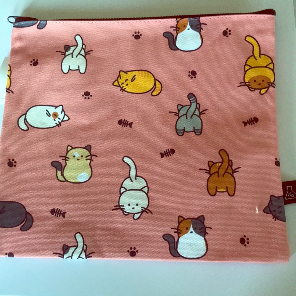 NWT cats large makeup bag